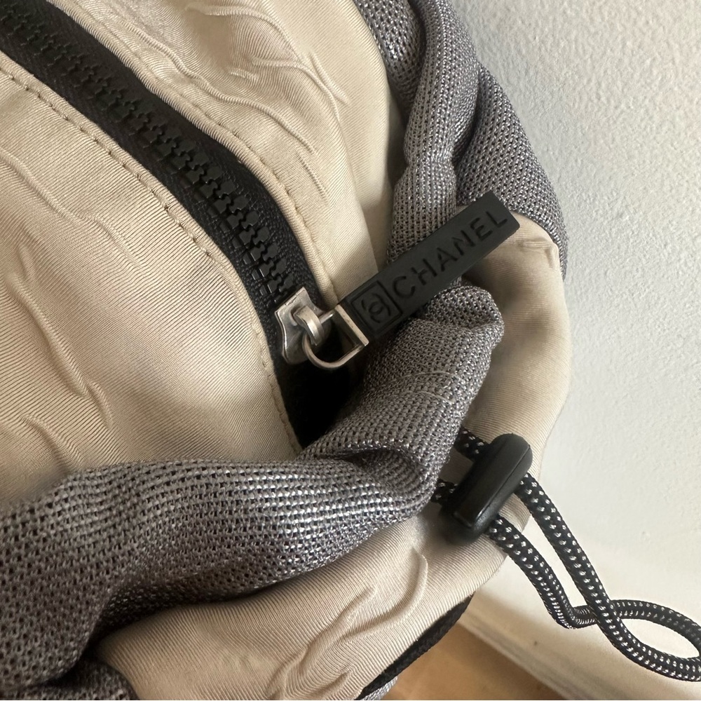 CHANEL Black and Cream Duffel Bag - Picture 5 of 9